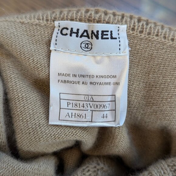 Chanel 2001 01A Light Brown Beige Cashmere Turtleneck Sweater Women FR44 M 8 10 - Picture 4 of 16